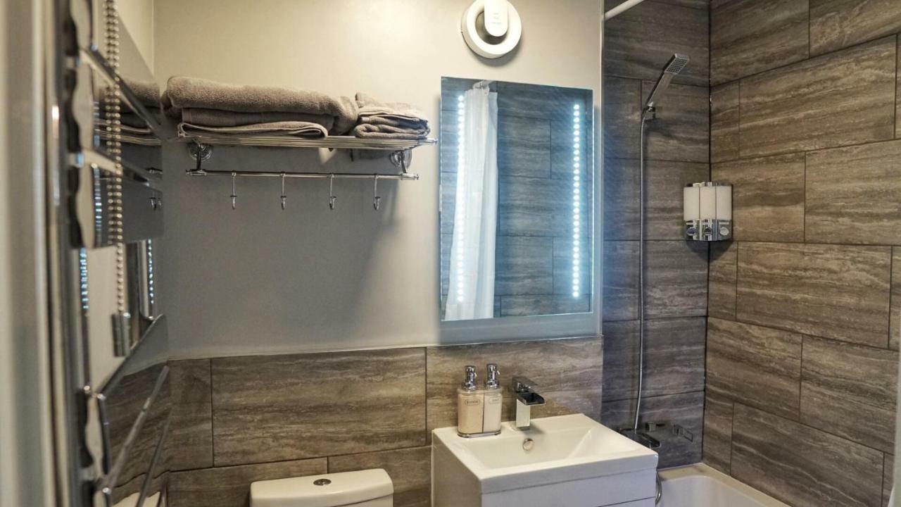 North London Apartment - Эдмонтон Экстерьер фото